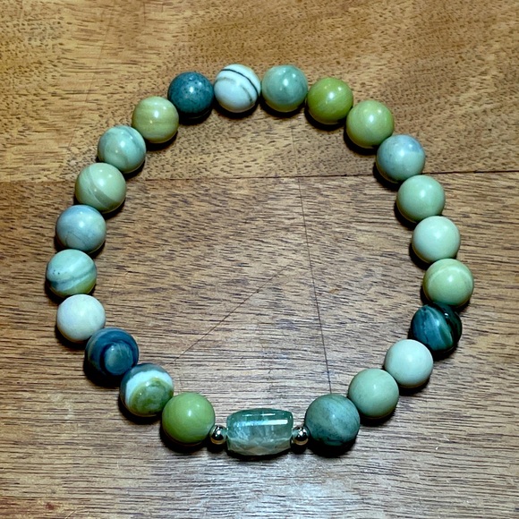 Semi-precious Prehnite and Jasper Gemstone Boho Style Bracelet - Picture 2 of 4